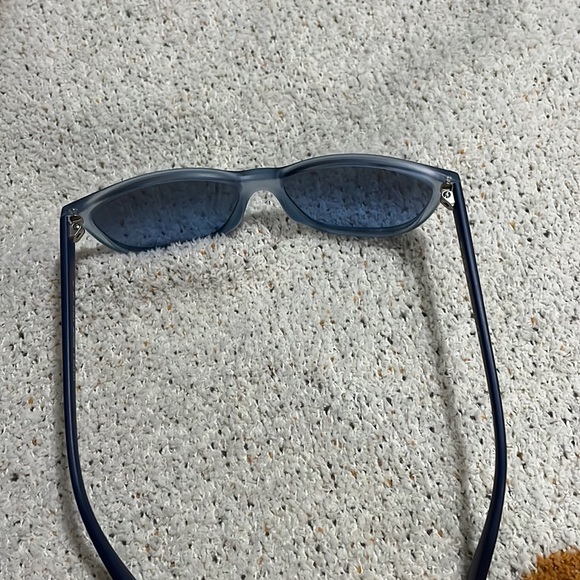 Vogue sunglasses - Picture 3 of 3